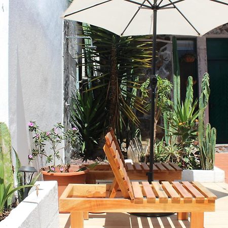 Hostal Pimampiro Puerto Baquerizo Moreno Exterior photo